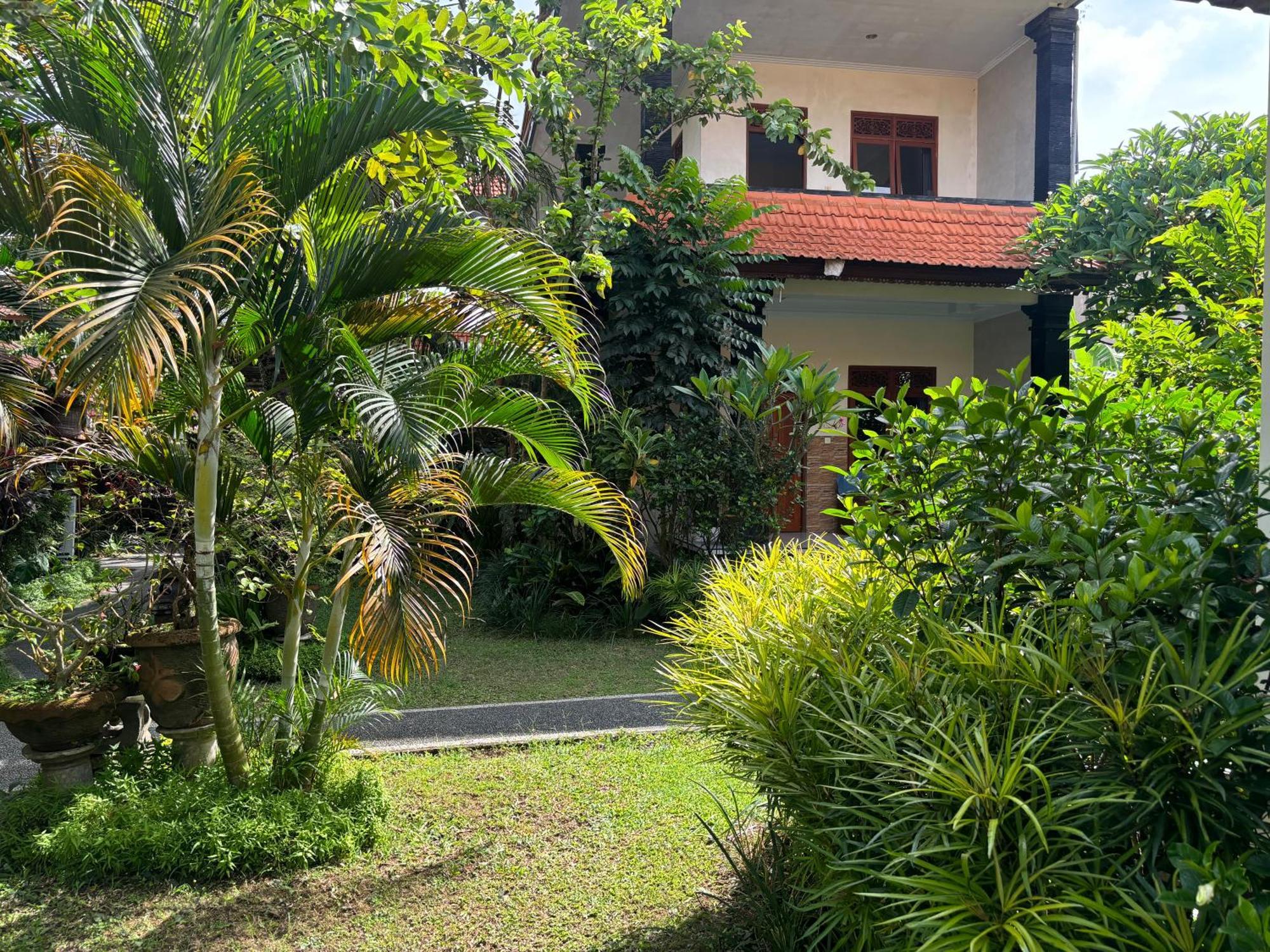 Wisma tamu Swan